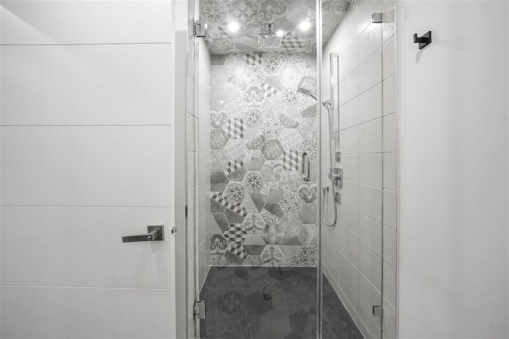 1672 HARBOUR DRIVE, Vancouver