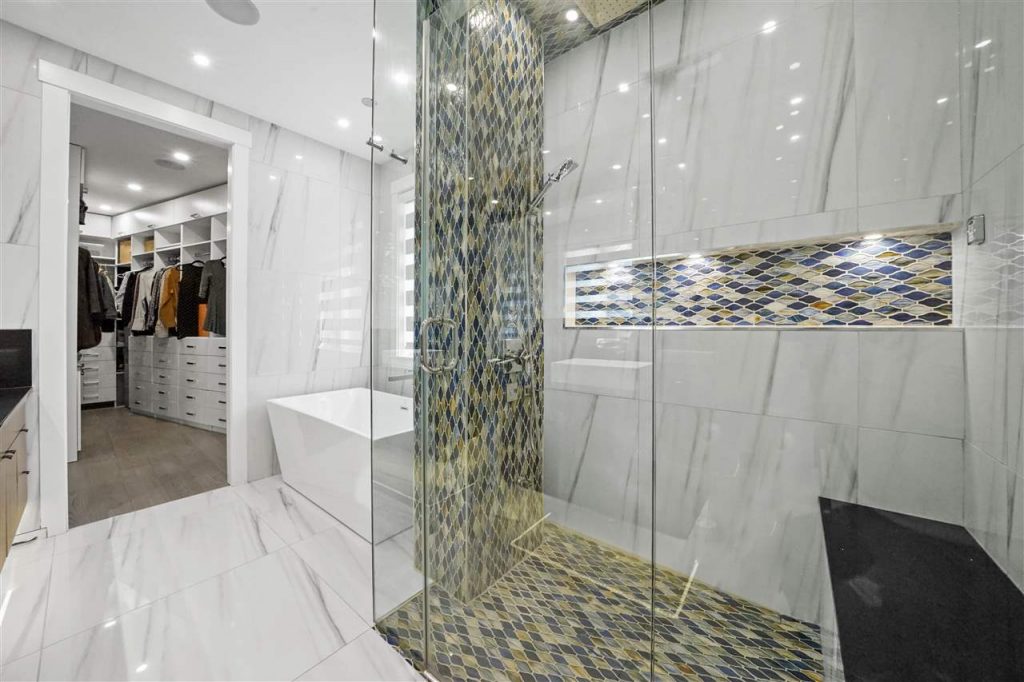 1672 HARBOUR DRIVE, Vancouver