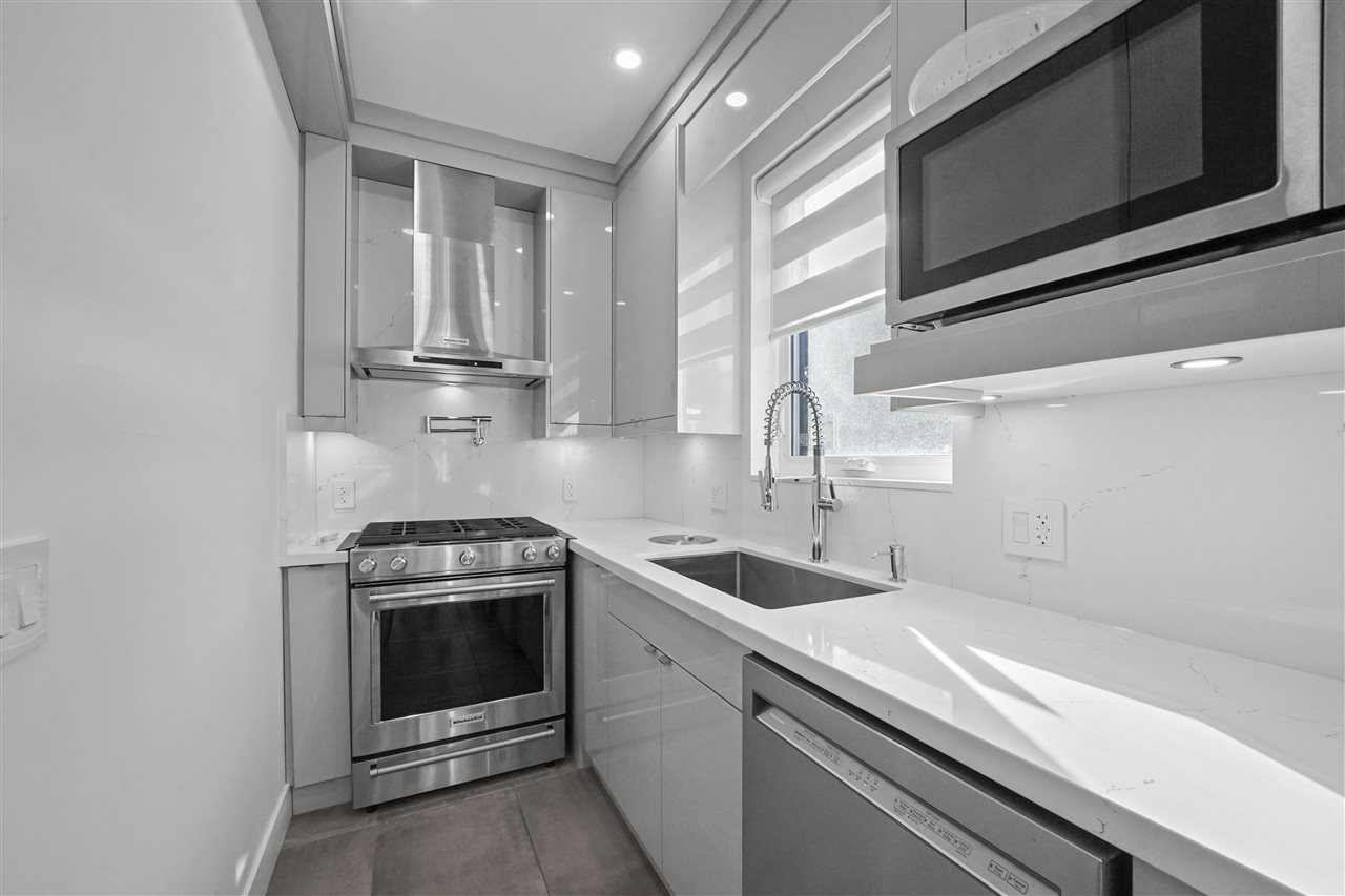 1672 HARBOUR DRIVE 10