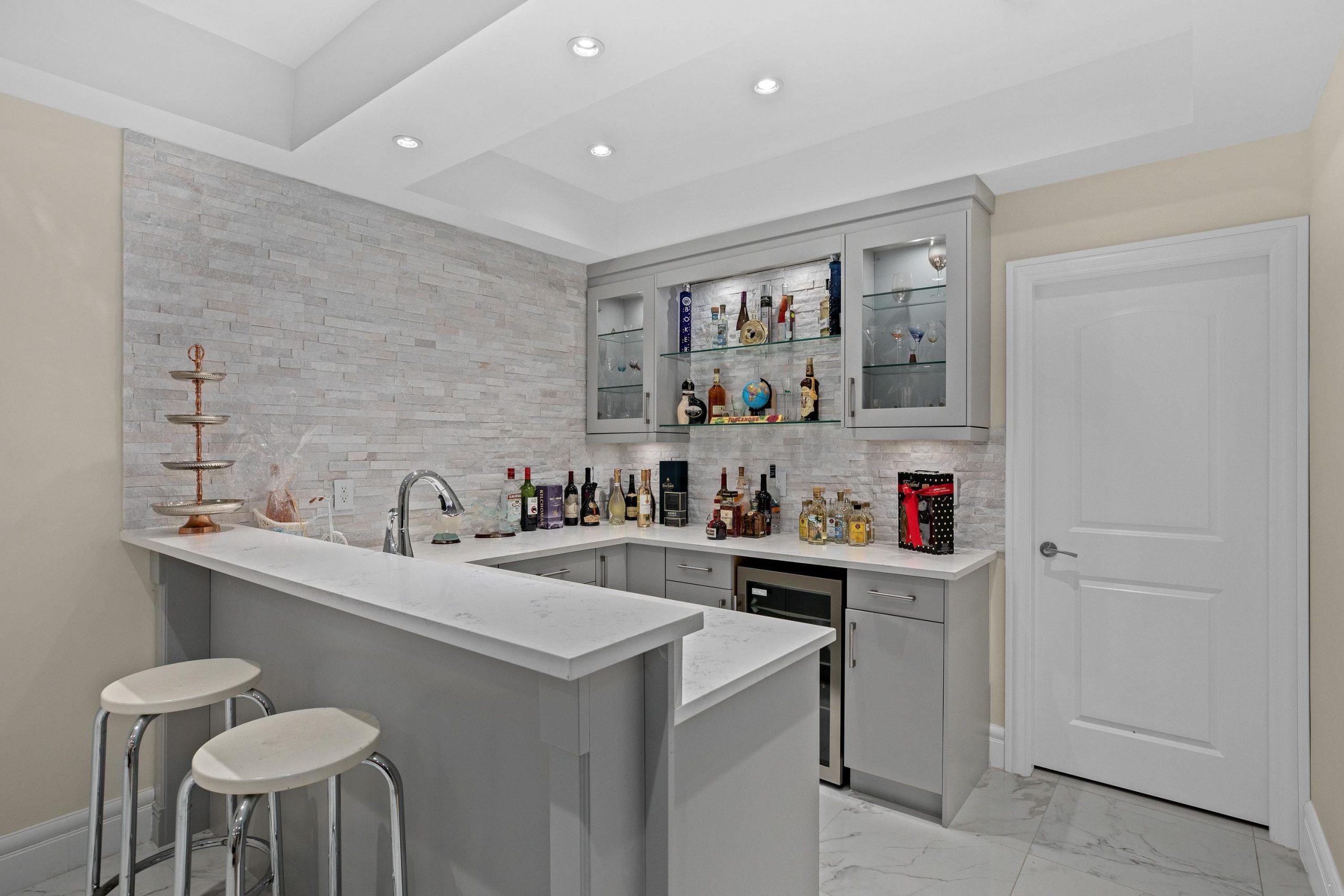 348 MOYNE DRIVE 21