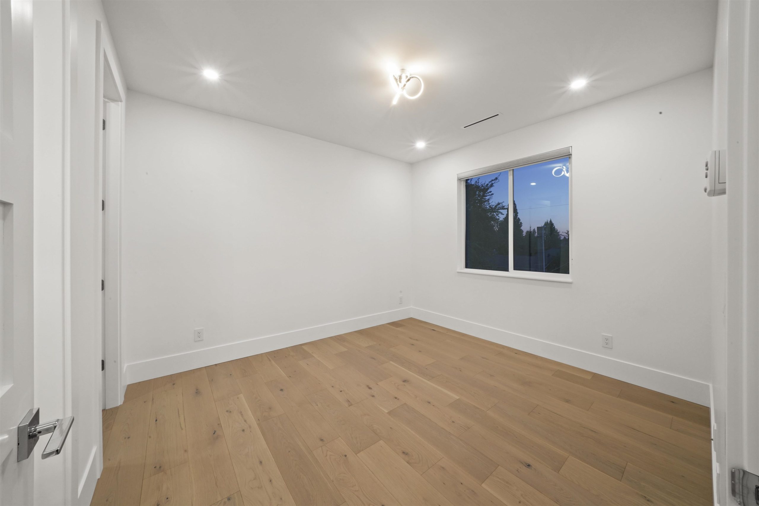 1921 ORLAND DRIVE 16