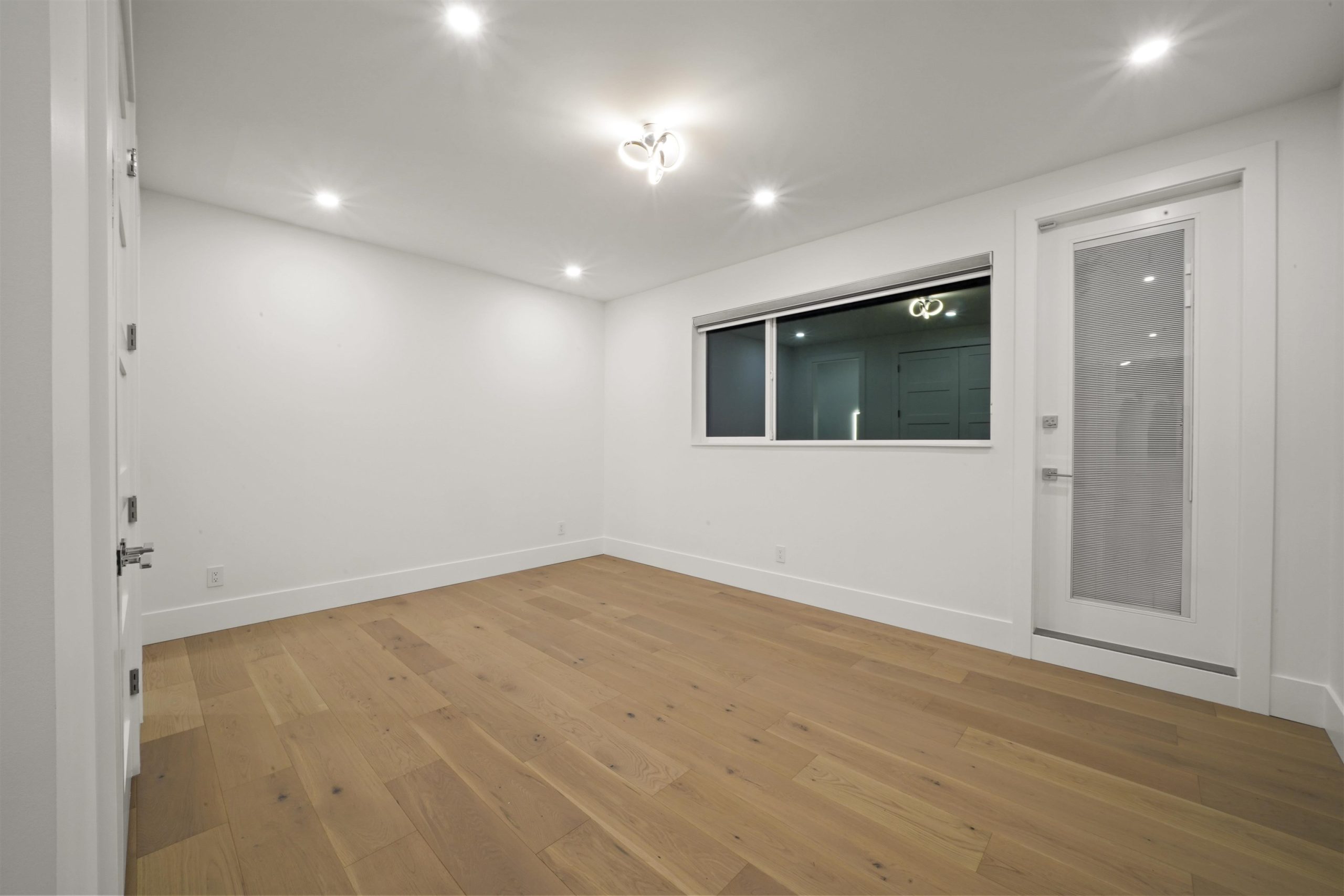 1921 ORLAND DRIVE 18