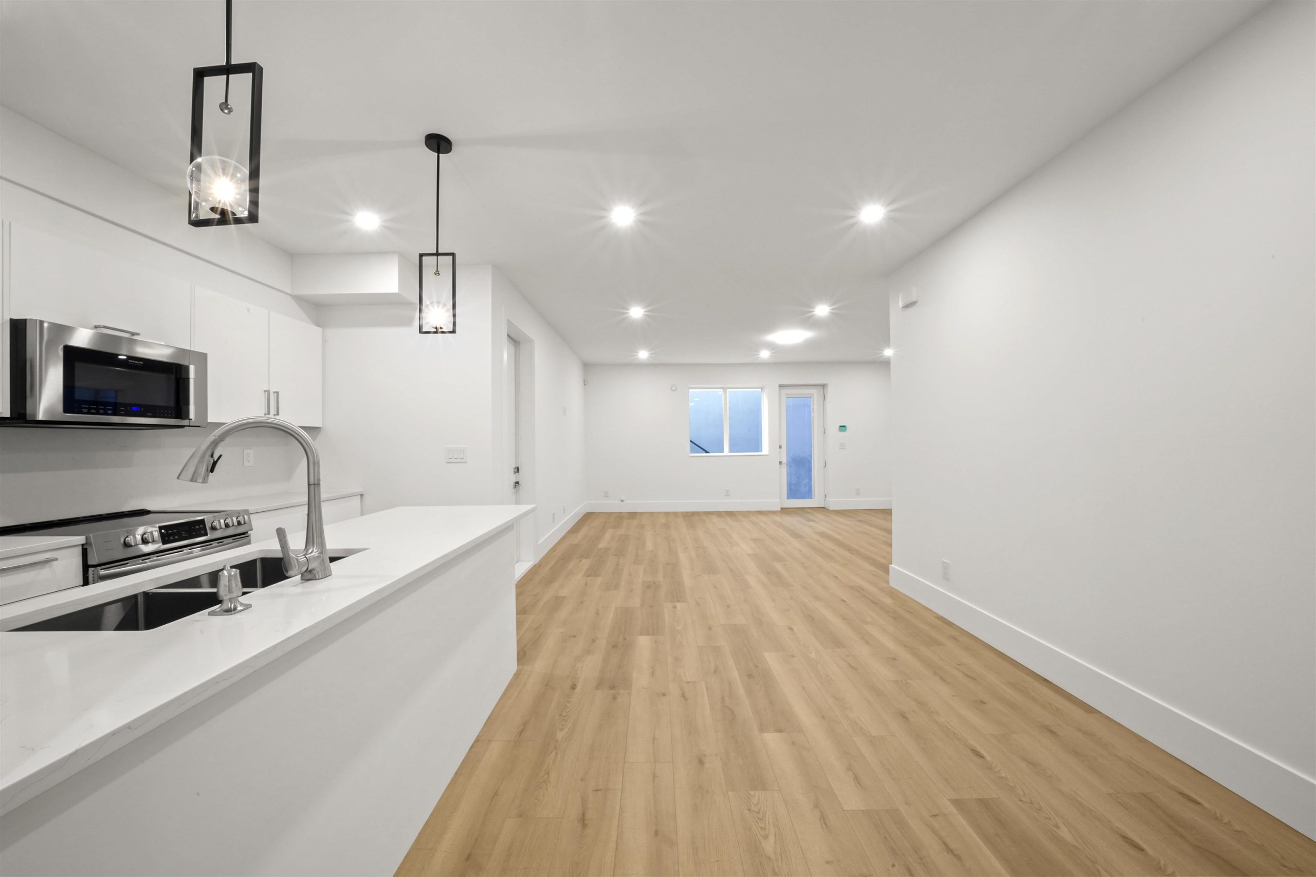 1921 ORLAND DRIVE 33