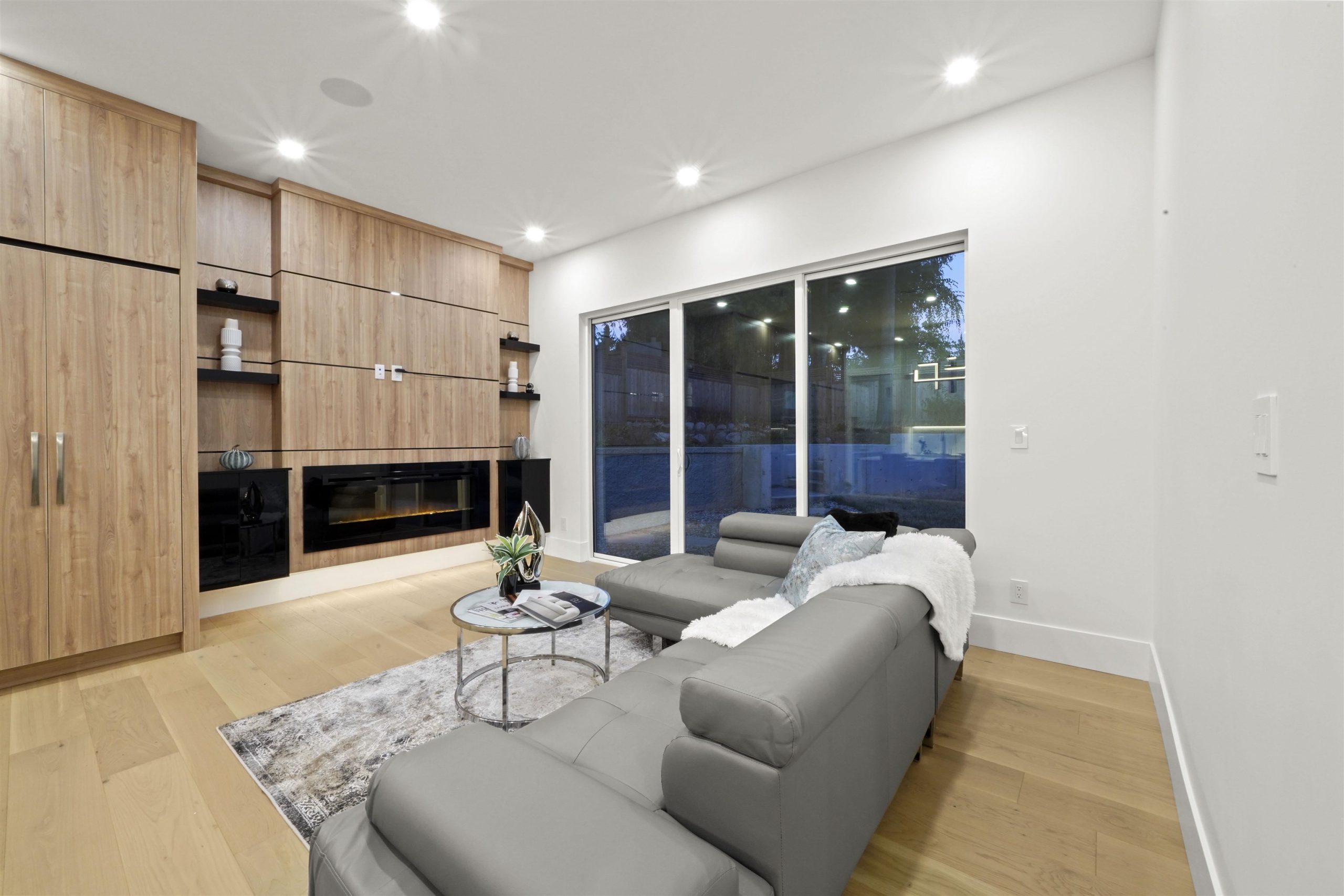 1921 ORLAND DRIVE 6