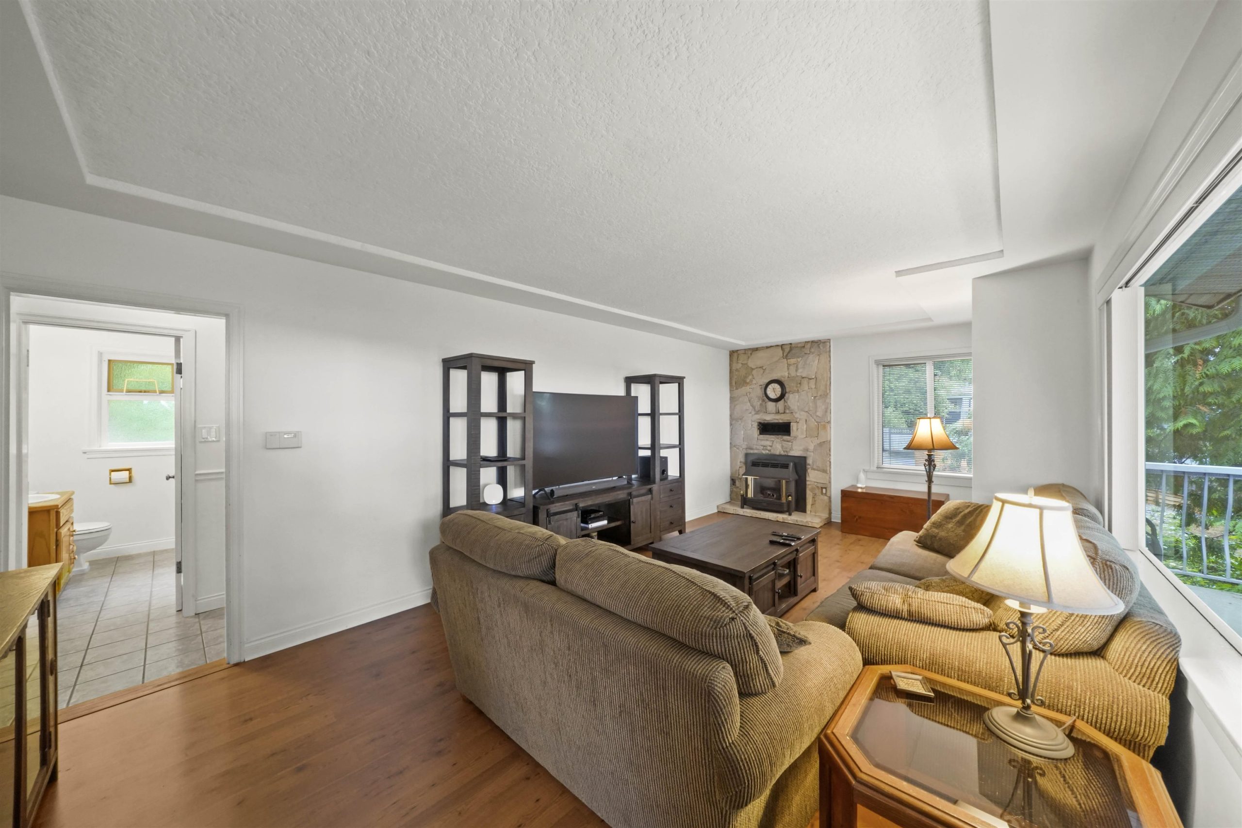 1976 HILLSIDE AVENUE 14