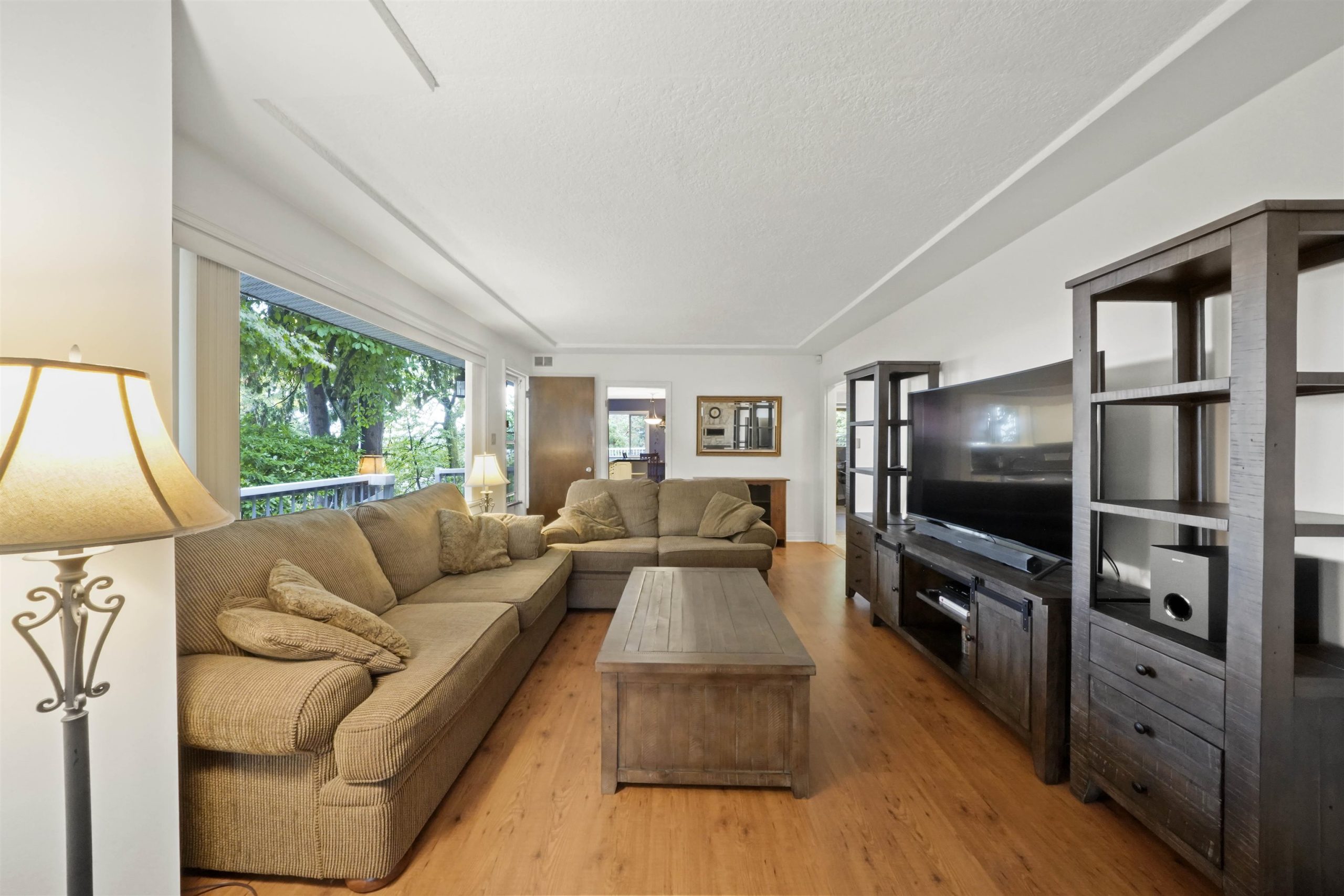 1976 HILLSIDE AVENUE 16