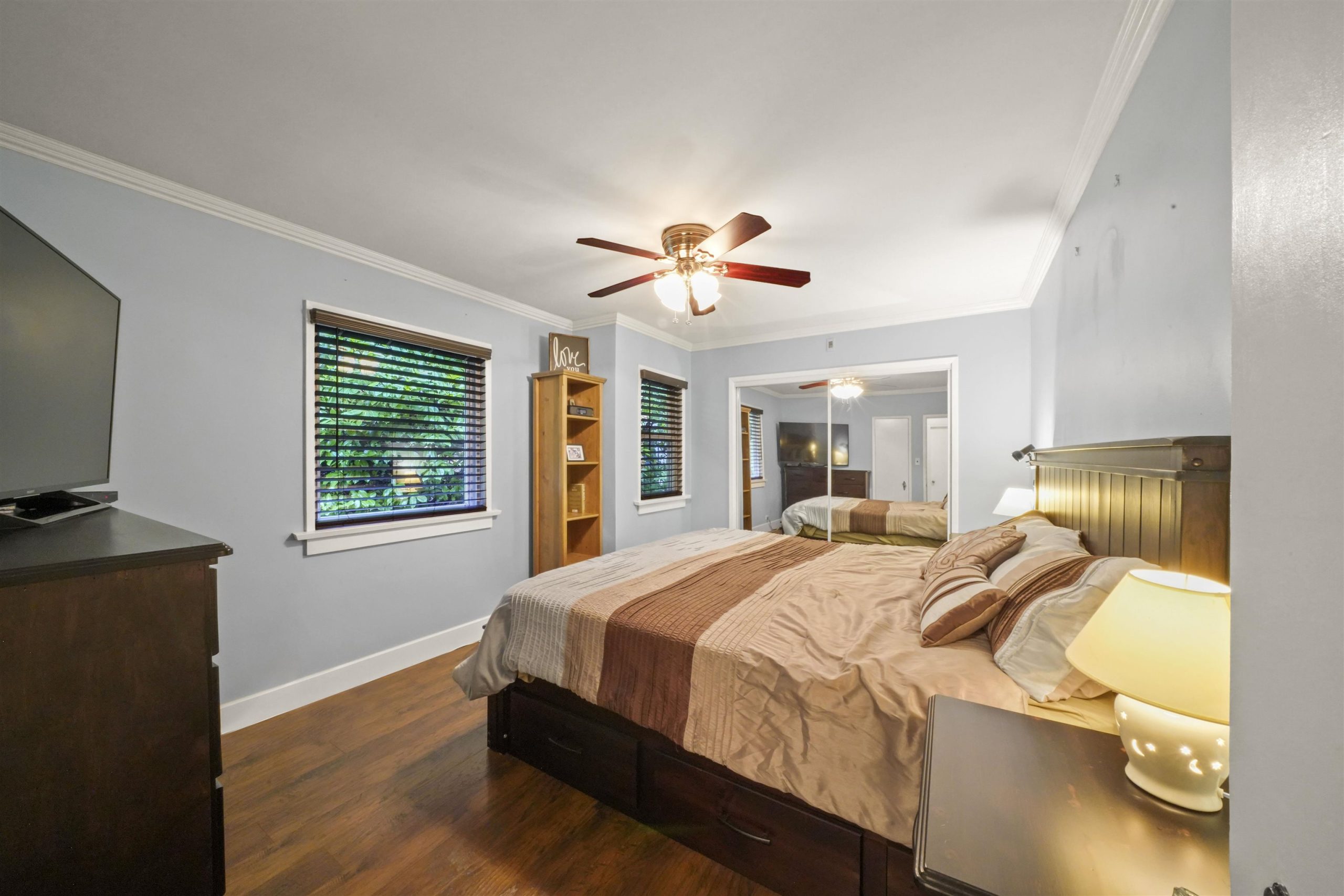 1976 HILLSIDE AVENUE 17