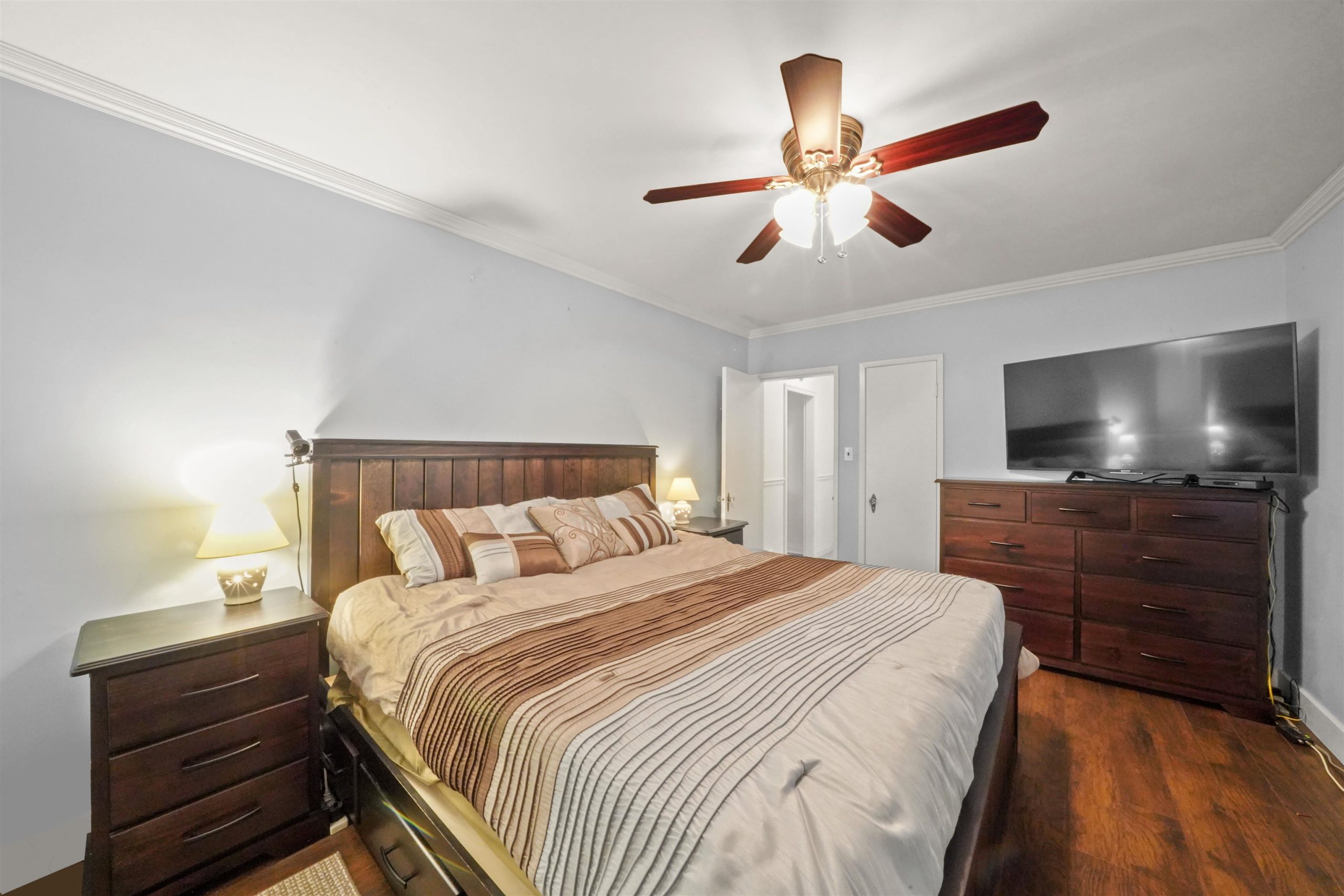 1976 HILLSIDE AVENUE 18