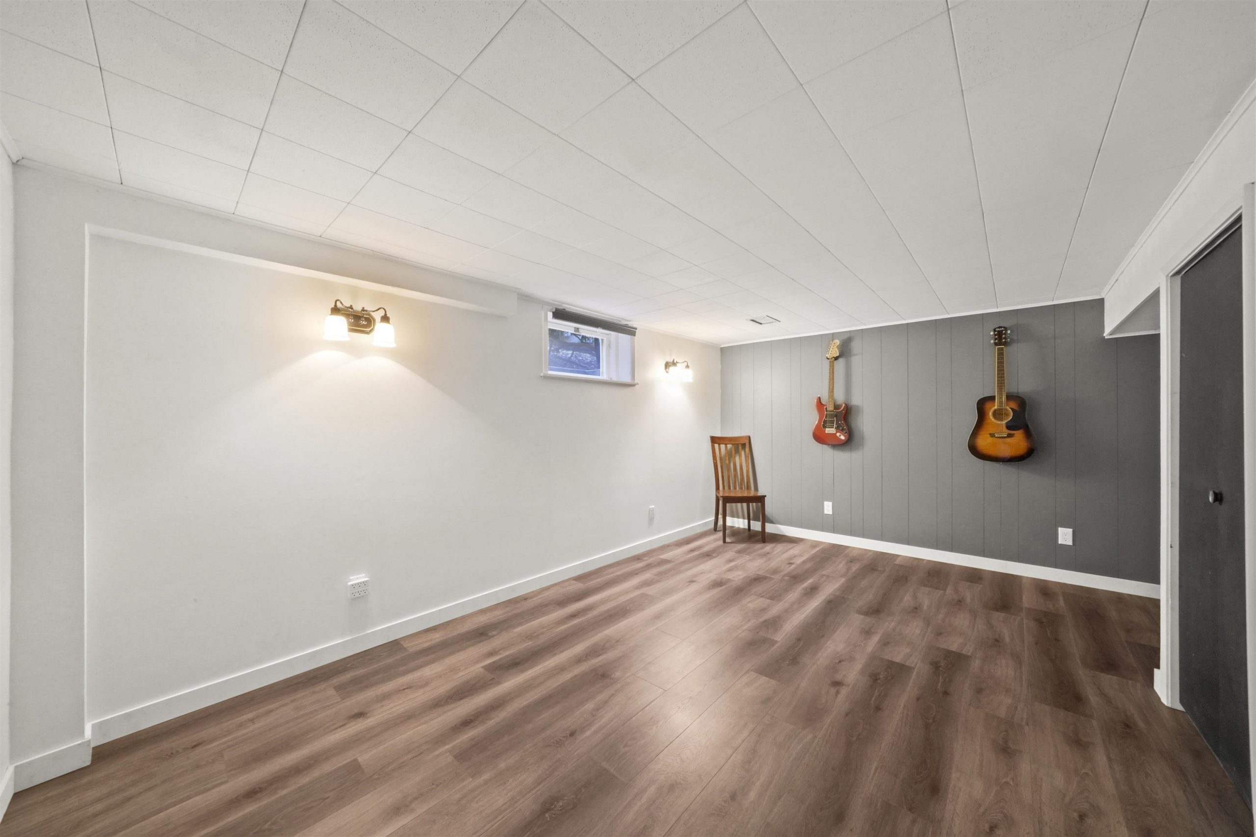 1976 HILLSIDE AVENUE 22