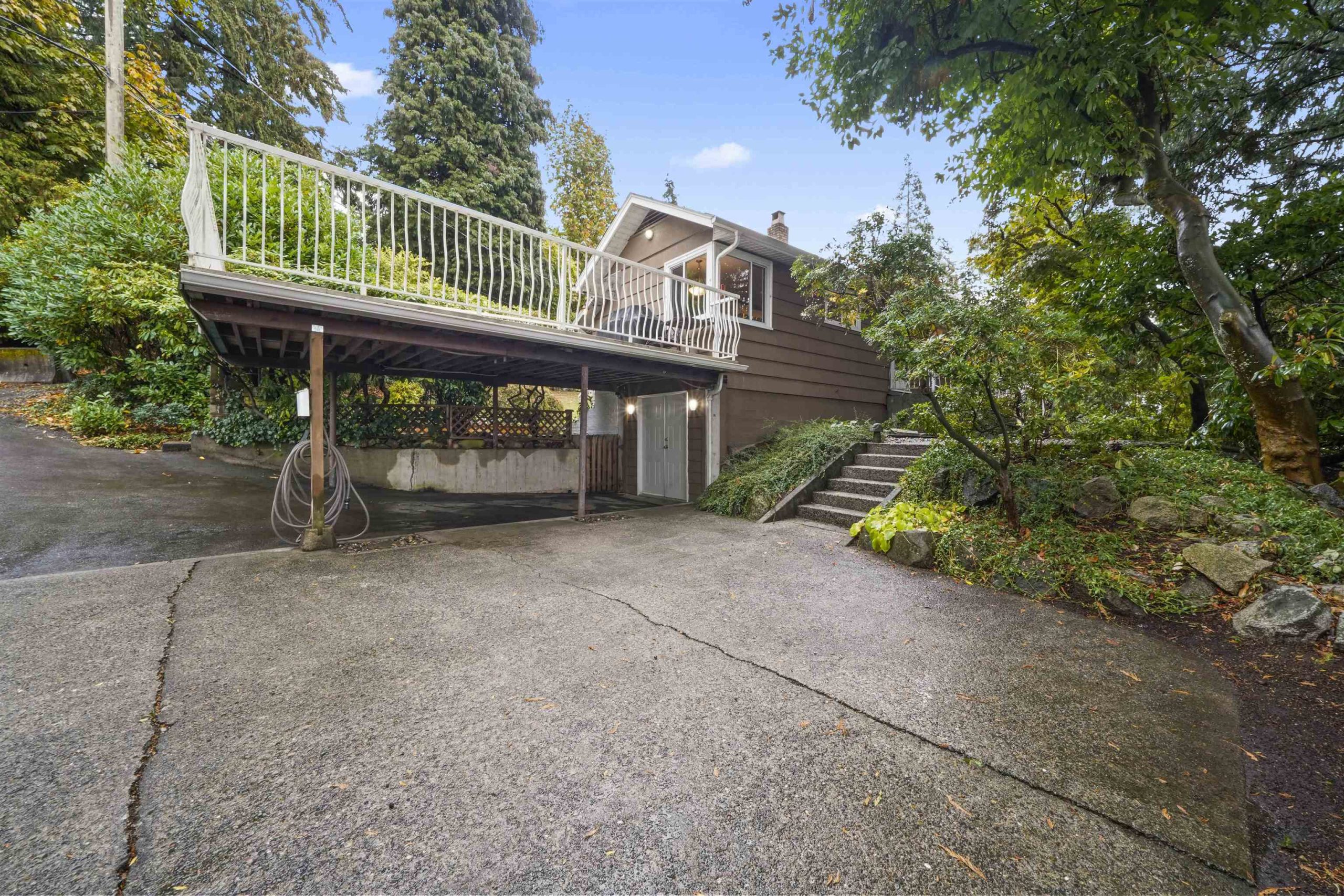 1976 HILLSIDE AVENUE 3
