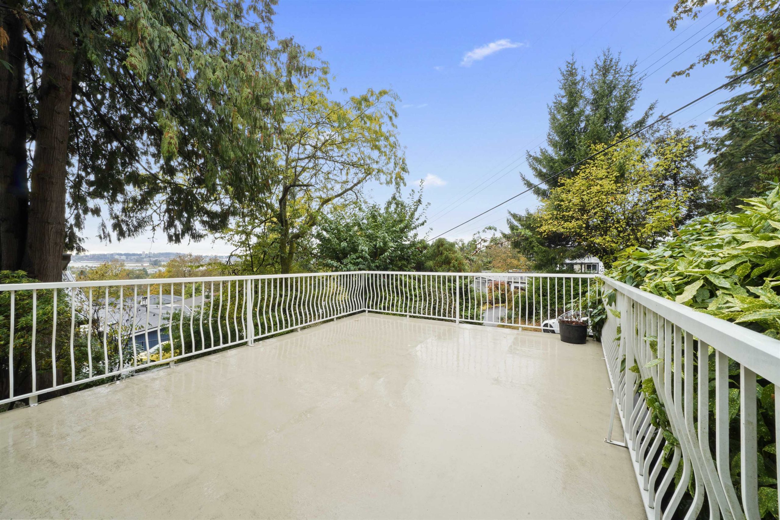 1976 HILLSIDE AVENUE 7