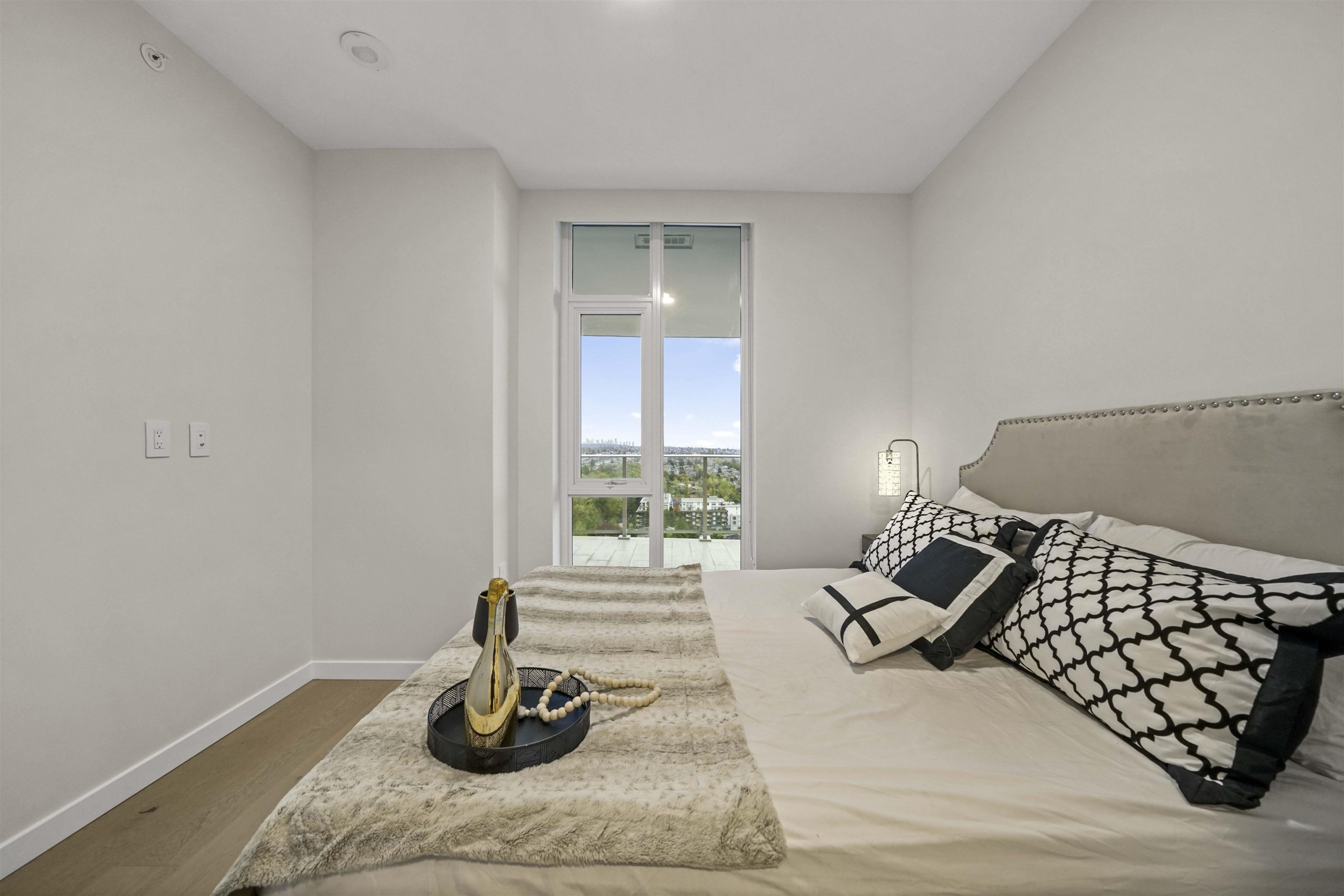 1704 7433 CAMBIE STREET 18
