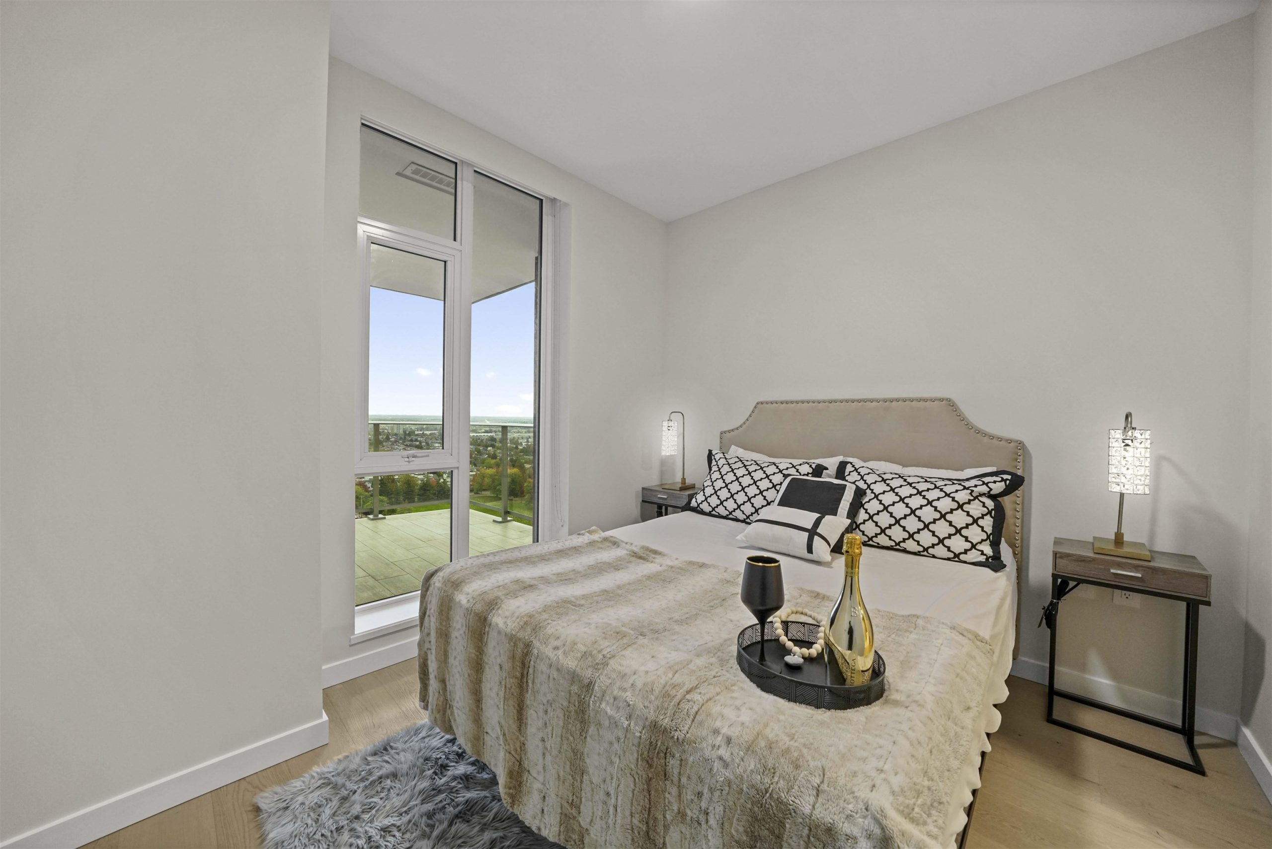 1704 7433 CAMBIE STREET 19