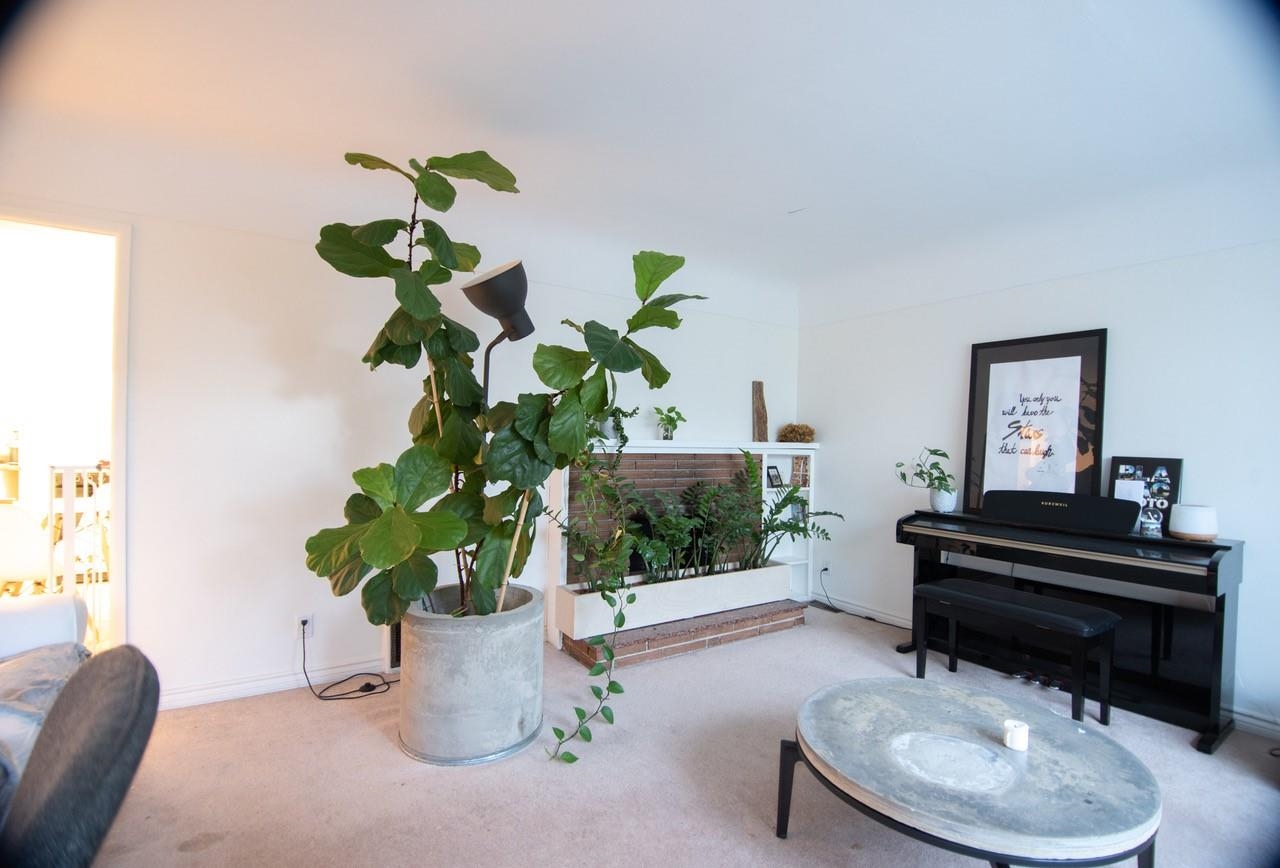 444 E 6TH STREET 8