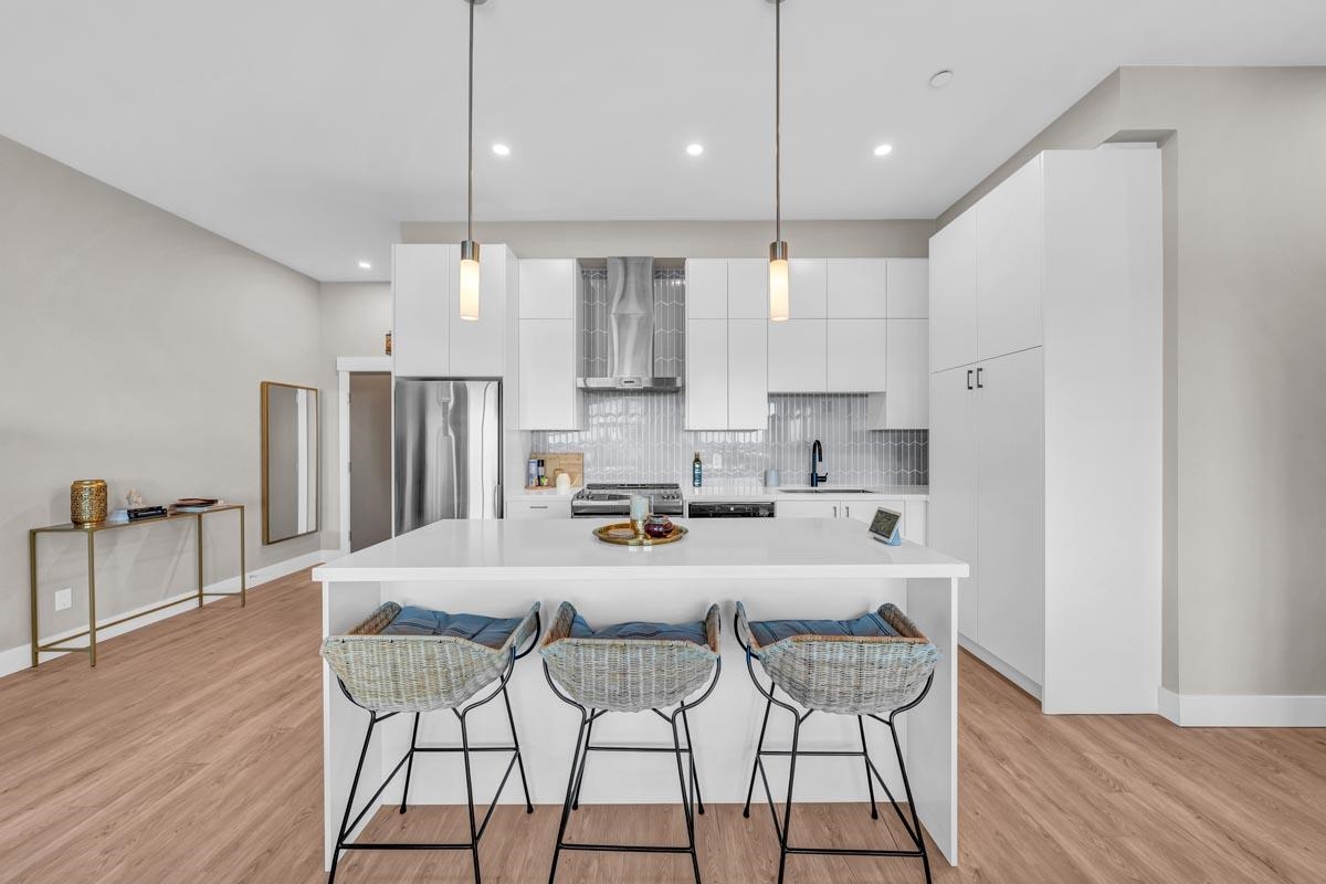 B601 20838 78B AVENUE 7